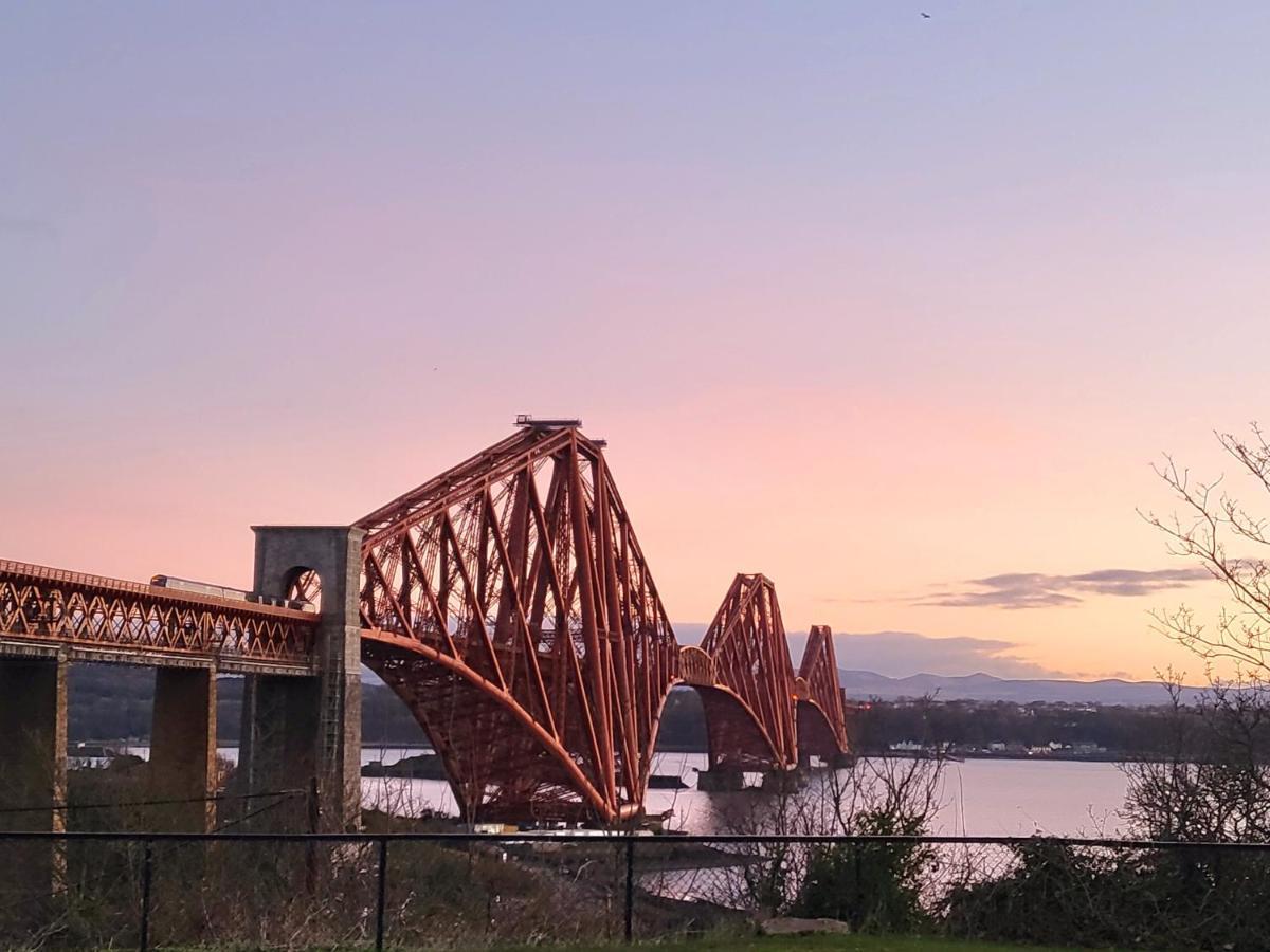 Three Bridges Waterfront Villa Норт Куинсфери Екстериор снимка